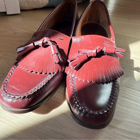 Chic Maroon Tassel Moccasins - Picture 1 of 7